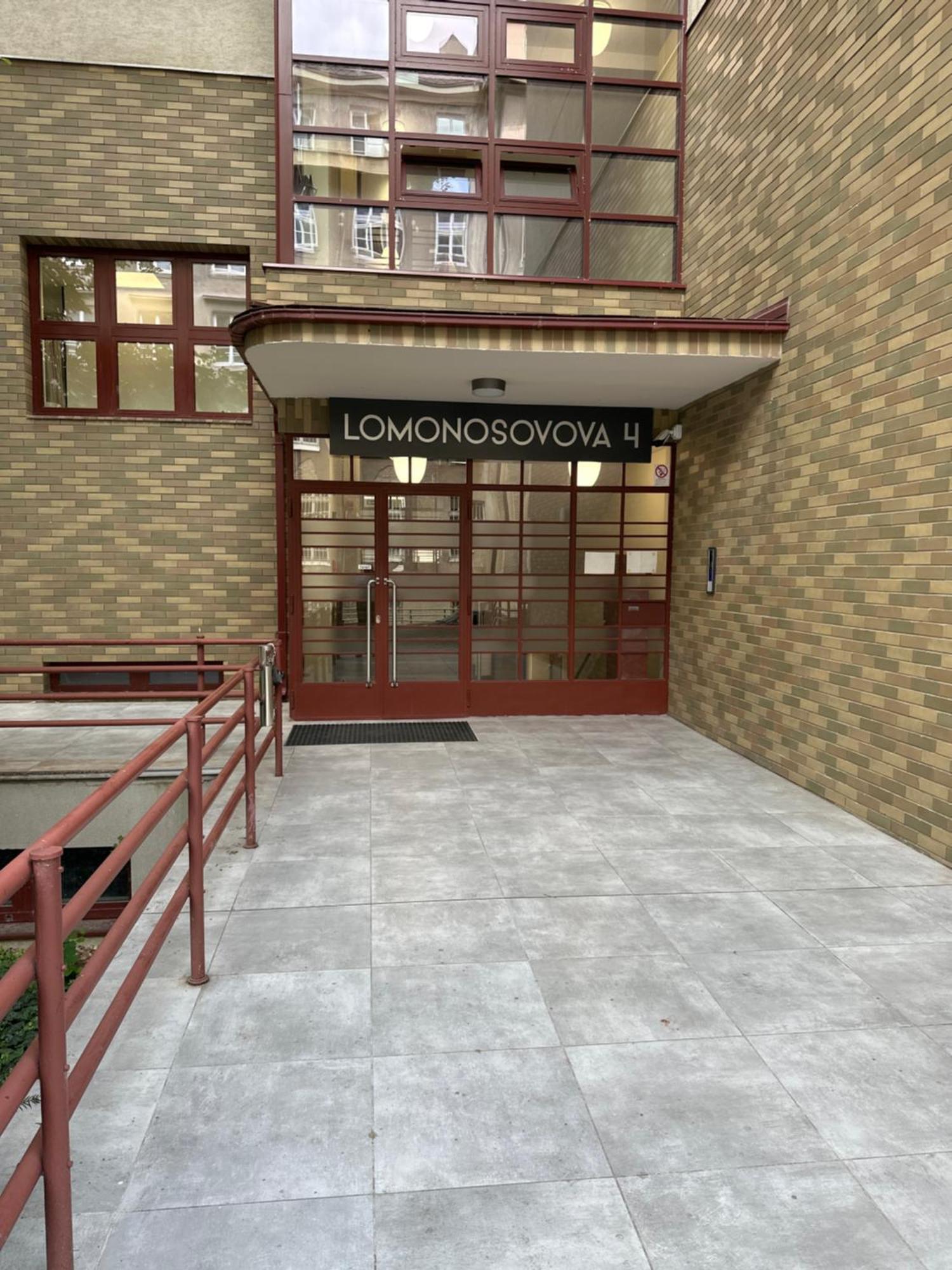 Majestic Old Town Apartments 브라티슬라바 외부 사진