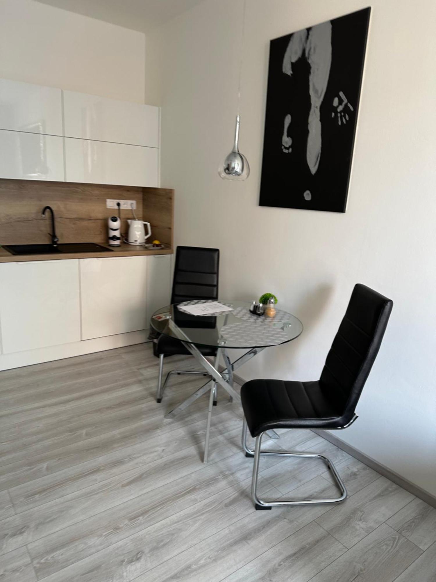 Majestic Old Town Apartments 브라티슬라바 외부 사진